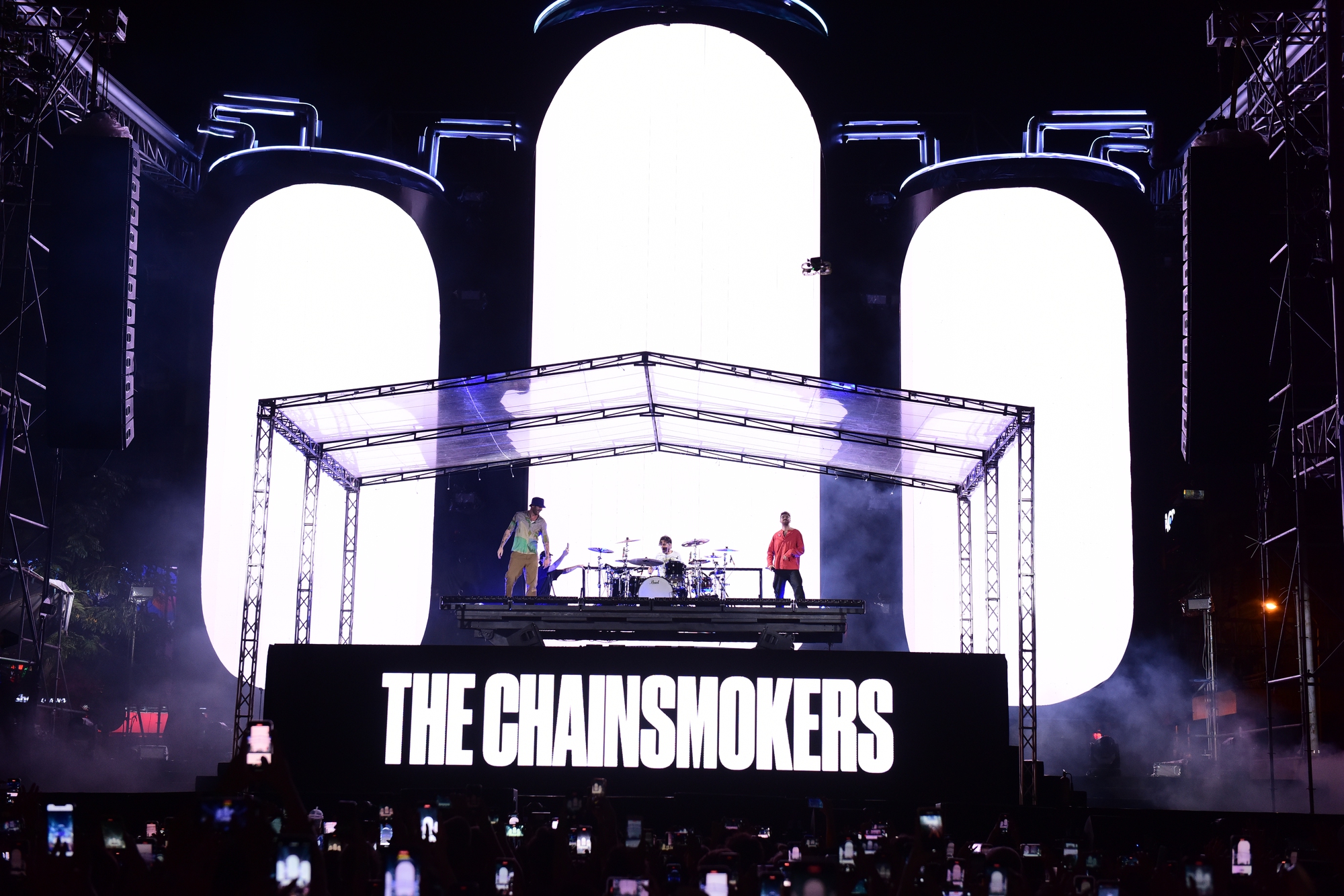 The Chainsmokers mở ra đa vũ trụ âm nhạc mới cùng những bản hit quen mà lạ - Ảnh 1.