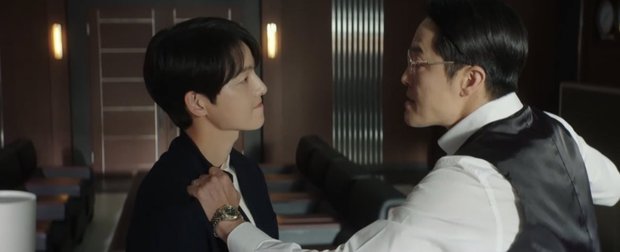 Cậu Út Nhà Tài Phiệt tập 10: Song Joong Ki vừa có nụ hôn đầu đã gặp tai nạn, tỷ suất người xem tăng nhẹ - Ảnh 6.