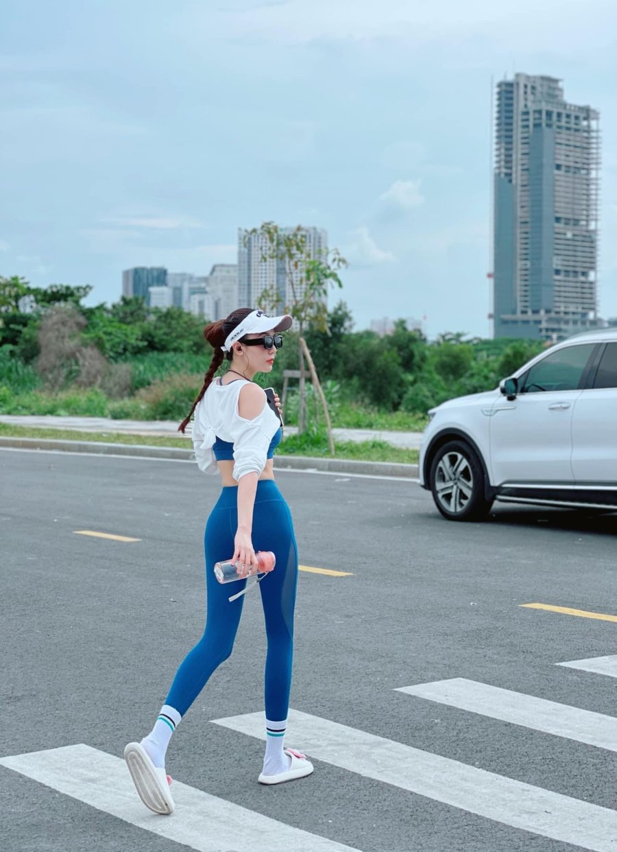Người đẹp dạy yoga hot ở Vũng Tàu: Body chuẩn, mặc đồ tập xuống phố cực hút - 5
