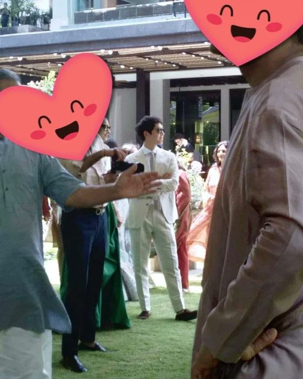 Song Joong Ki gây sốt khi dự đám cưới bạn ở Bali: Đã soái còn hack tuổi đỉnh cao, khách mời hé lộ ấn tượng ngoài đời - Ảnh 4.
