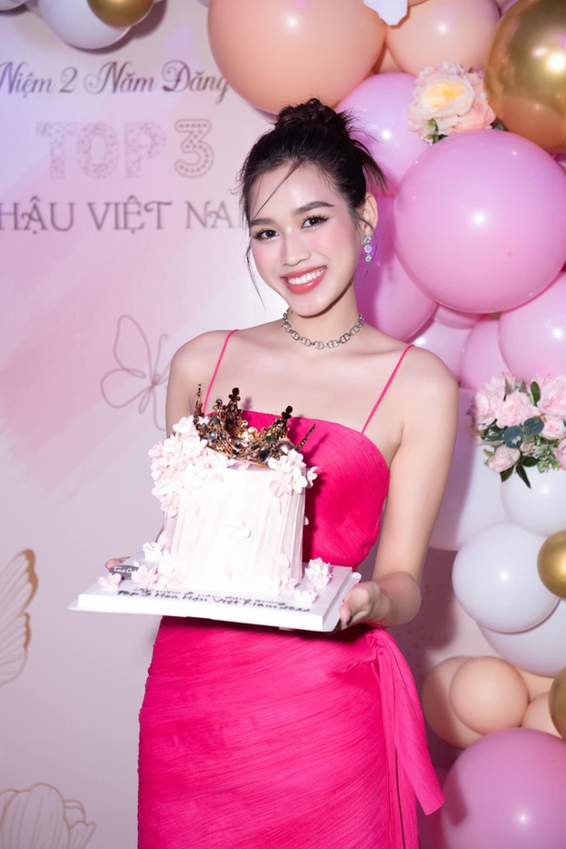 3 Hoa hậu Việt Nam đọ sắc chung khung ảnh: Người lui về hậu trường suốt 20 năm, người sắp kết thúc nhiệm kì - Ảnh 13.