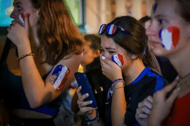 Khi tất cả cảm xúc đều bùng nổ: Hình ảnh cả thế giới dõi theo và ăn mừng trận chung kết World Cup hay nhất lịch sử - Ảnh 21.