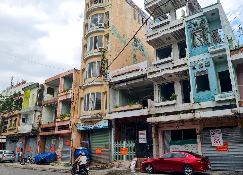 Ảnh: Đà Nẵng phá dỡ gần 100 căn nhà ở khu tứ giác vàng sân vận động Chi Lăng - Ảnh 3.