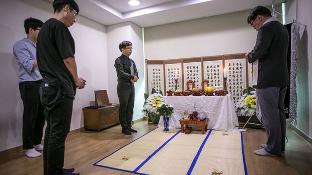 Chuyện của hàng ngàn người đàn ông trung niên qua đời cô độc tại Hàn Quốc rồi phải mất nhiều ngày mới được phát hiện - Ảnh 2.