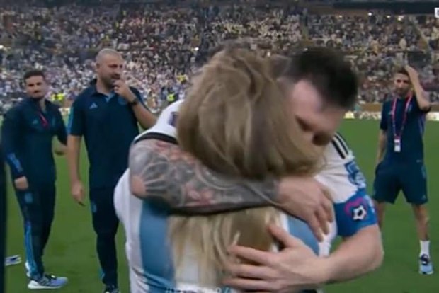 Sự thật về video Messi xúc động ôm chầm lấy mẹ khóc sau khi chiến thắng cúp vàng World Cup - Ảnh 4.