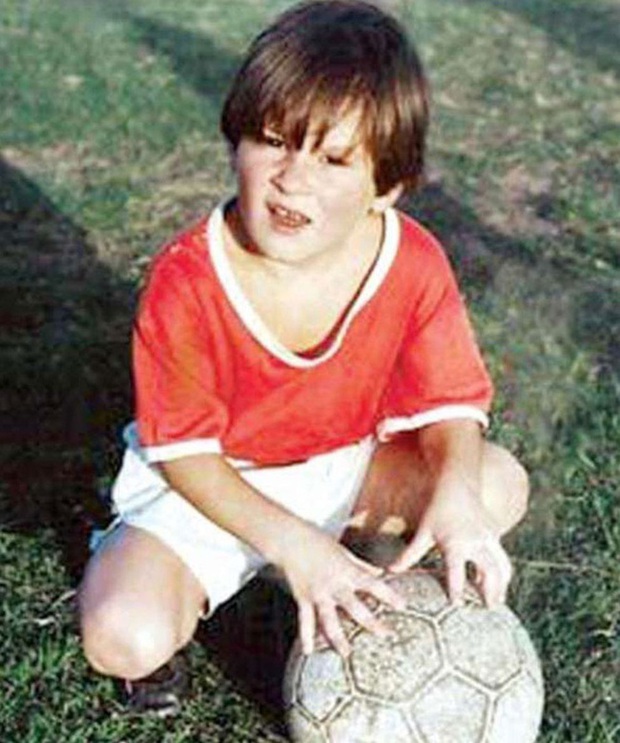 Lionel Messi và những bí mật để trở thành một huyền thoại: Tuổi thơ dữ dội từng lén bỏ học cho đến quyết định đổi đời ở tuổi 13 - Ảnh 3.