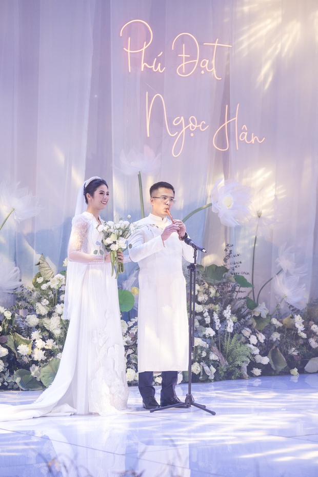Lễ cưới của Hoa hậu Ngọc Hân: Cô dâu được chồng tặng quà bí mật, dàn mỹ nhân đổ bộ giữa không gian đẹp như mơ - Ảnh 22.