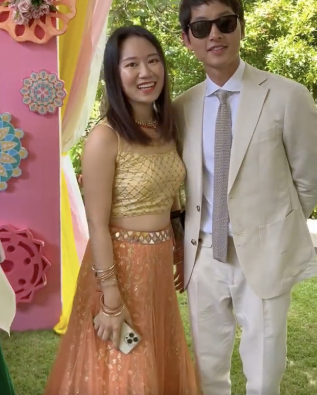Song Joong Ki gây sốt khi dự đám cưới bạn ở Bali: Đã soái còn hack tuổi đỉnh cao, khách mời hé lộ ấn tượng ngoài đời - Ảnh 2.