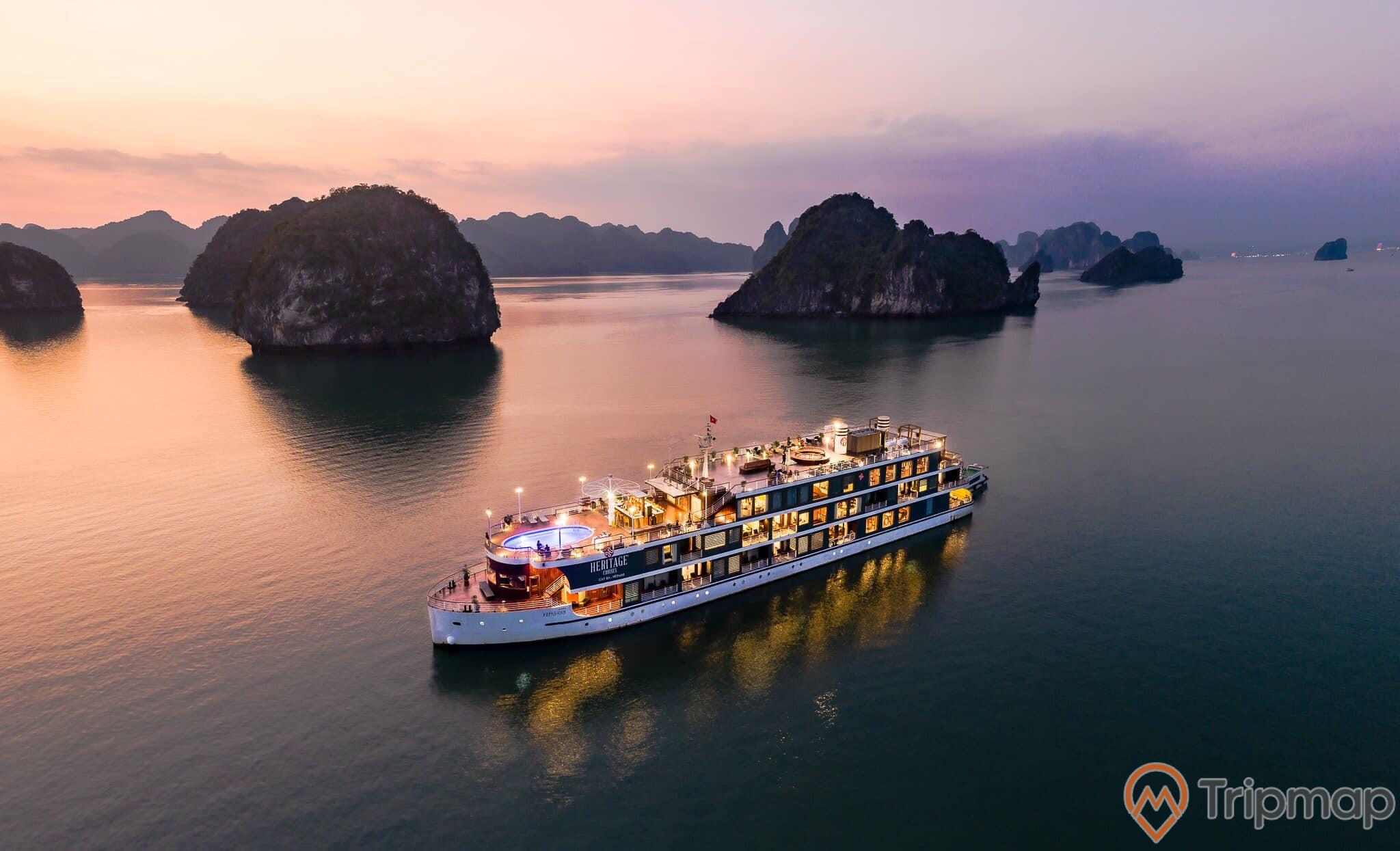 Khách quan tâm các tour “sang chảnh”